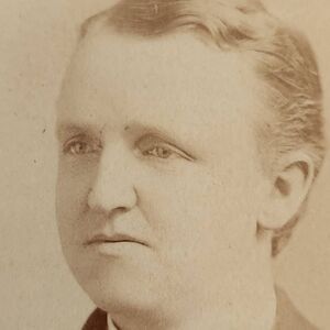 Antique cabinet photograph photo young Caucasian man in suit & tie Arless